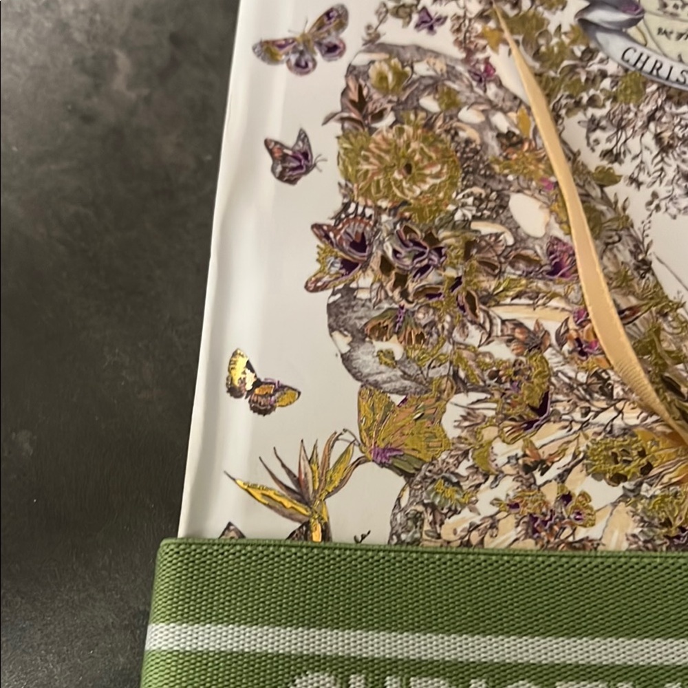 Christian Dior Floral Notebook with Green Band - Picture 4 of 8